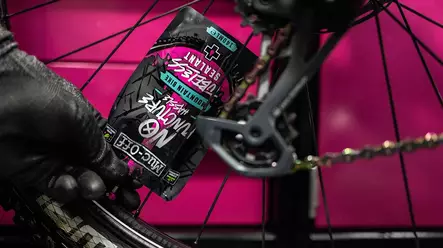 Muc-Off Tubeless neste MTB 140ml - Pyörän renkaat ja kiekot - 5037835821000 - 2