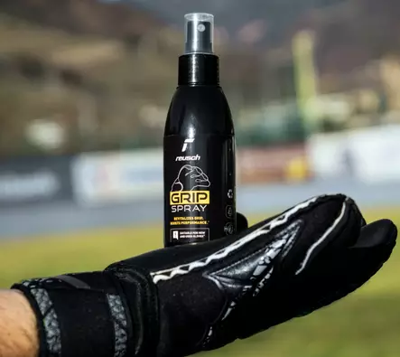 Reusch Grippispray 130ml maalivahdin han - Jalkapallotarvikkeet- ja asusteet - 4060485469057 - 2
